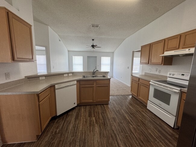 Building Photo - 436 Danube Dr