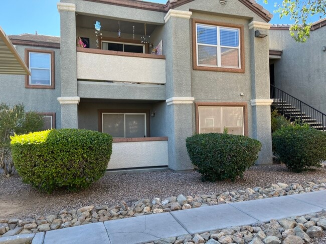 Building Photo - 555 E Silverado Ranch Blvd