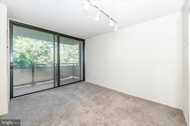 Building Photo - 5225 Pooks Hill Rd