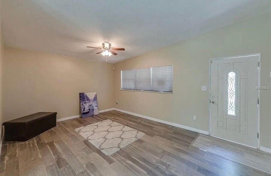 Building Photo - 5321 Grandview Dr