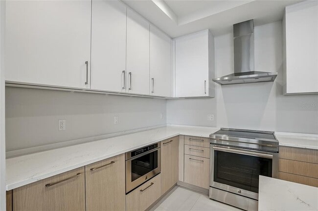 Building Photo - 275 1st Ave S