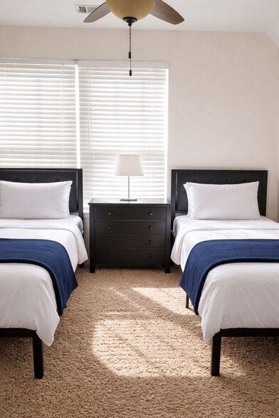 Building Photo - 272 William Nye Dr SE