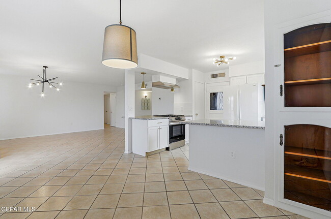 Building Photo - 10837 Gemstone St