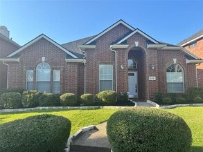 Building Photo - 644 Forest Hill Dr