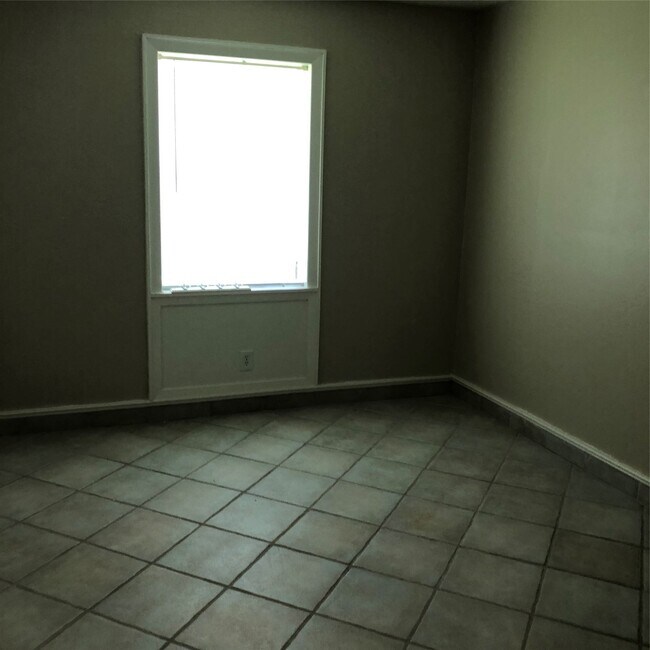 Building Photo - 13426 Conklin Ln