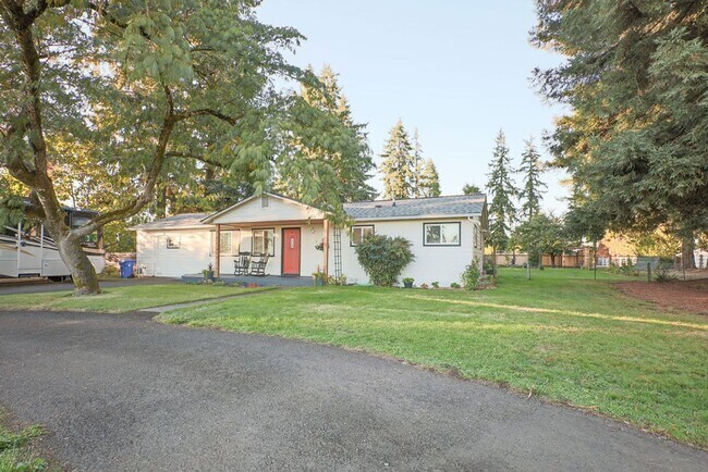 Building Photo - Full Furnished, Cozy Country Cottage Avail...