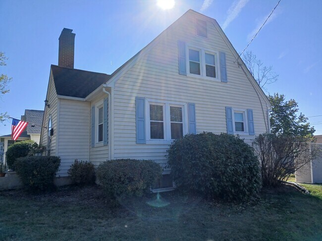 Building Photo - 199 N Bath Ave