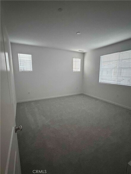 Building Photo - 32879 Manhattan Ave