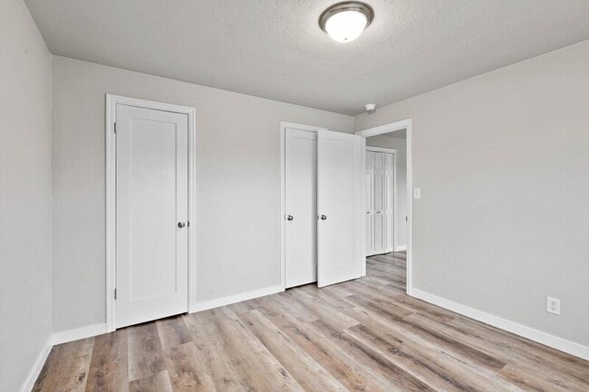 Building Photo - 10112 E Broadway Ave