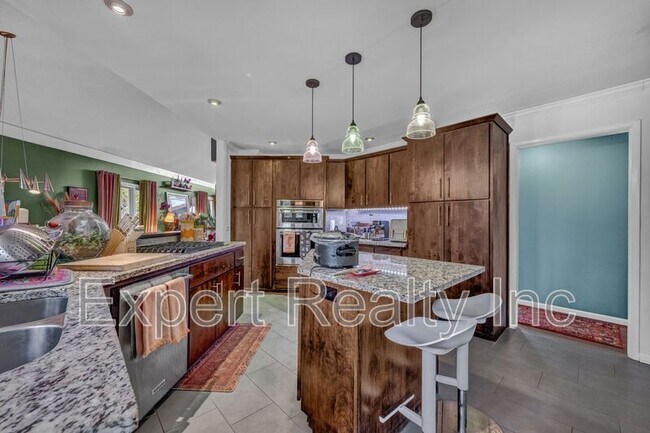 Building Photo - 373 Laredo Dr