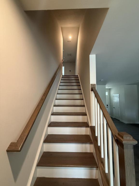 Building Photo - 331 Golan Cir