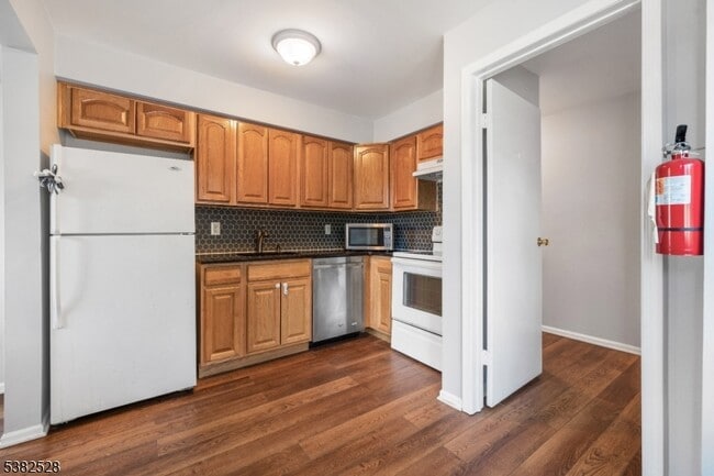 Building Photo - 3524 Richmond Ct