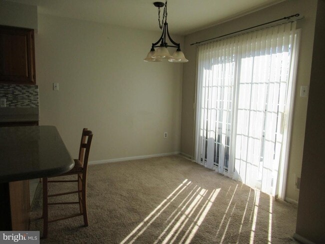 Building Photo - 14 Beverly Ct