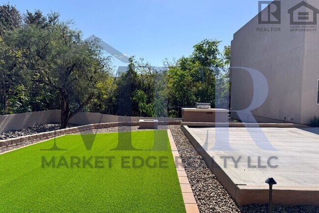 Building Photo - 3Bed/2.5Bath Townhouse in Sedona! FIRST MO...