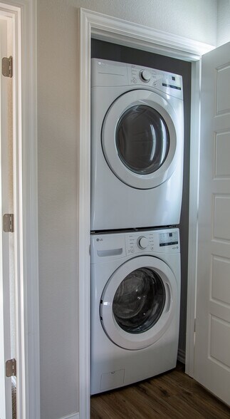 Building Photo - 856 Sims Legacy Ln