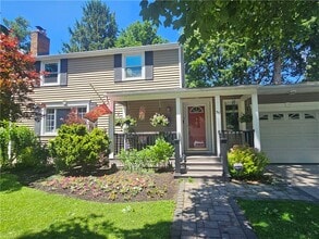 Building Photo - 50 Greenview Dr