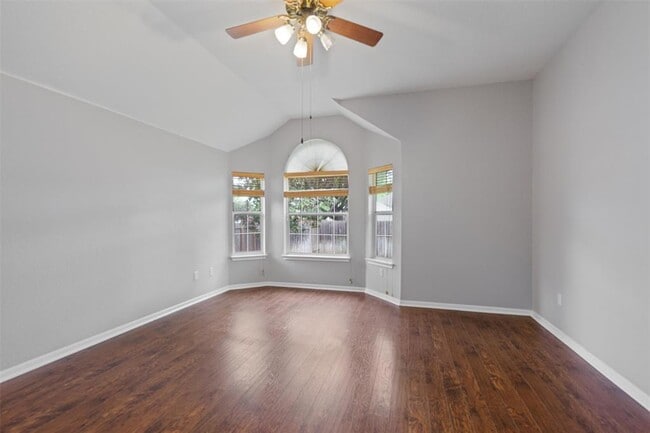 Building Photo - 901 Cashew Ln
