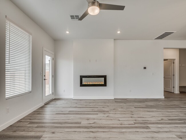 Building Photo - Beautiful New Construction Home in Edmond