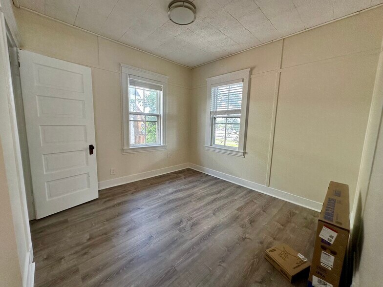 Building Photo - 18 Sawyer Ter