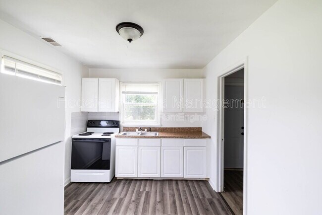 Building Photo - 6119 Nimitz Dr