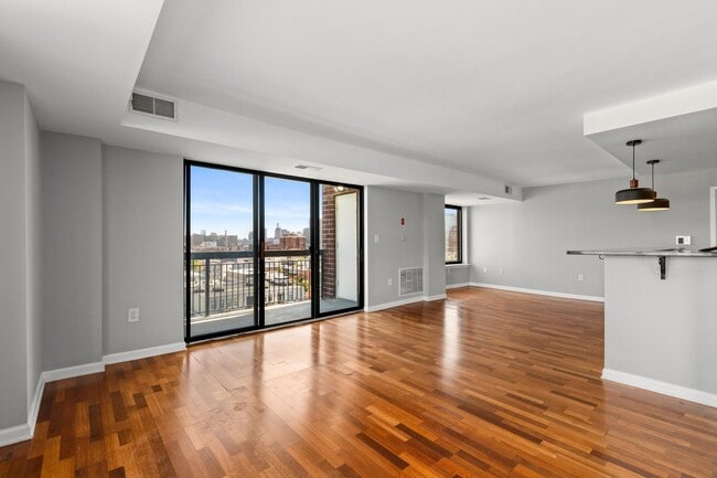 Building Photo - 700 1st St