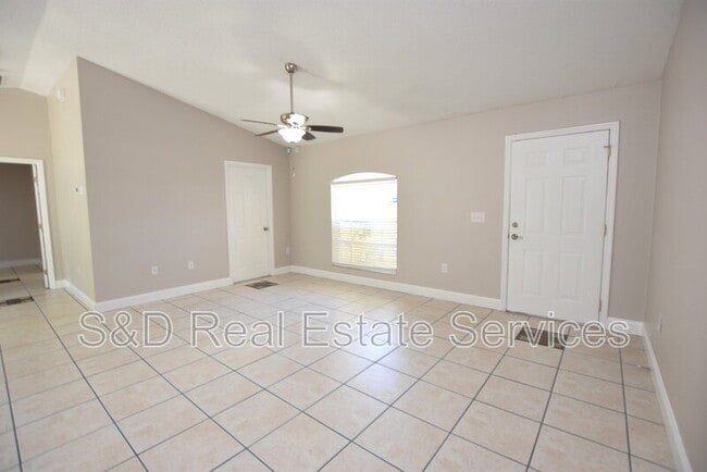 Building Photo - 1723 Pilchard Dr