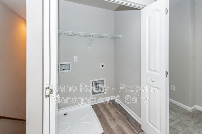Building Photo - 522 Truman Dr