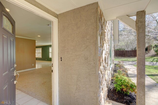 Building Photo - 240 Browns Hill Ct