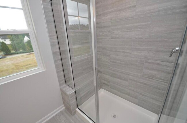 Upstairs owner's suite shower - 1081 Shoreside Dr