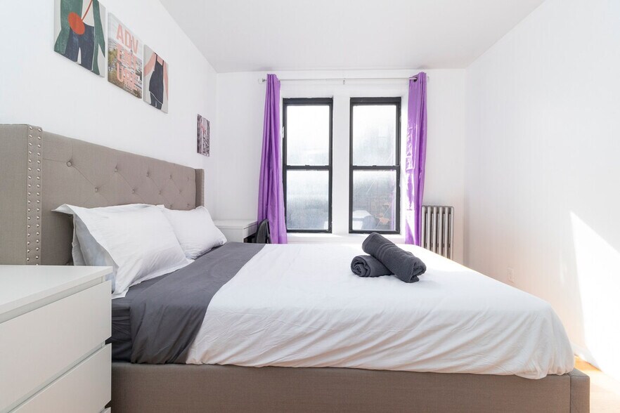 Building Photo - 340 E 94th St