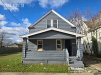 Building Photo - 3-Bedroom Single-Family Home with Modern F...