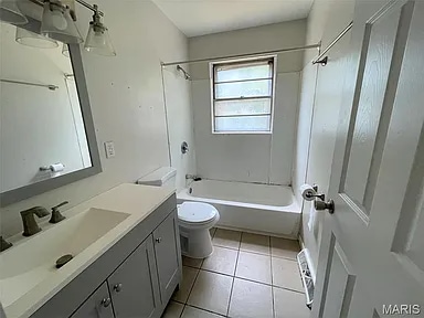 Building Photo - 10073 Royal Dr
