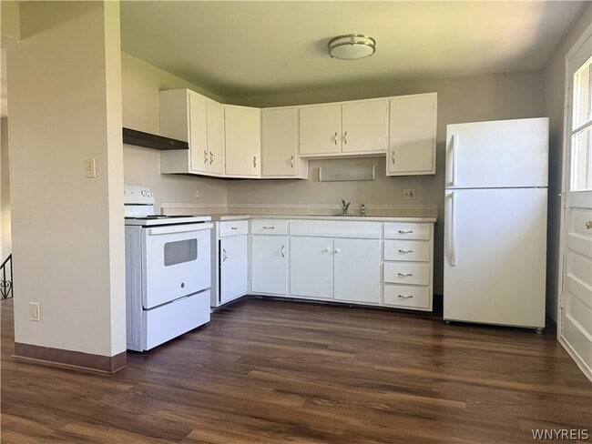 Building Photo - 3365 McKinley Pkwy