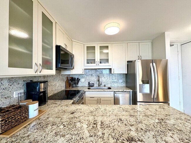 Building Photo - Available Now- 1 BED/1 BATH/2 PRKG in Chateau Waikiki! ALL Utilities Included, 6 Mo. Lease, Fully...
