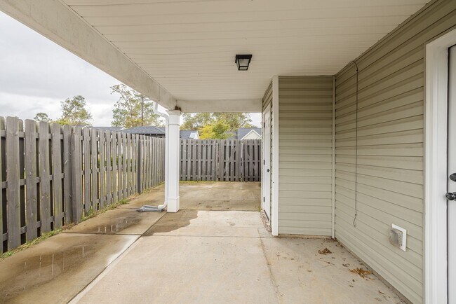 Building Photo - 1043 Wildfire Cir