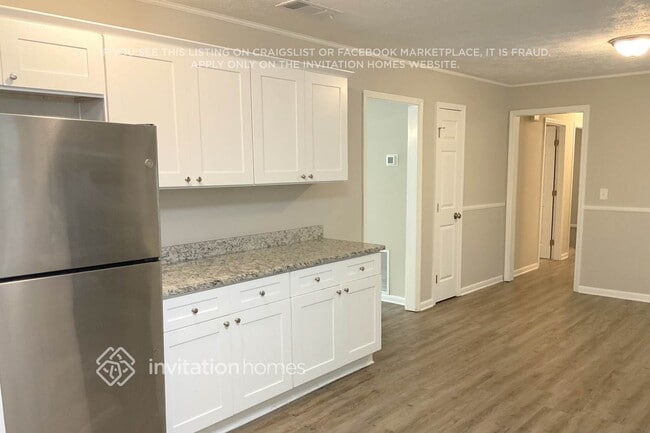 Building Photo - 7110 Carolyn Cir