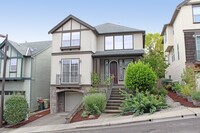 Building Photo - 4622 NW Dresden Pl