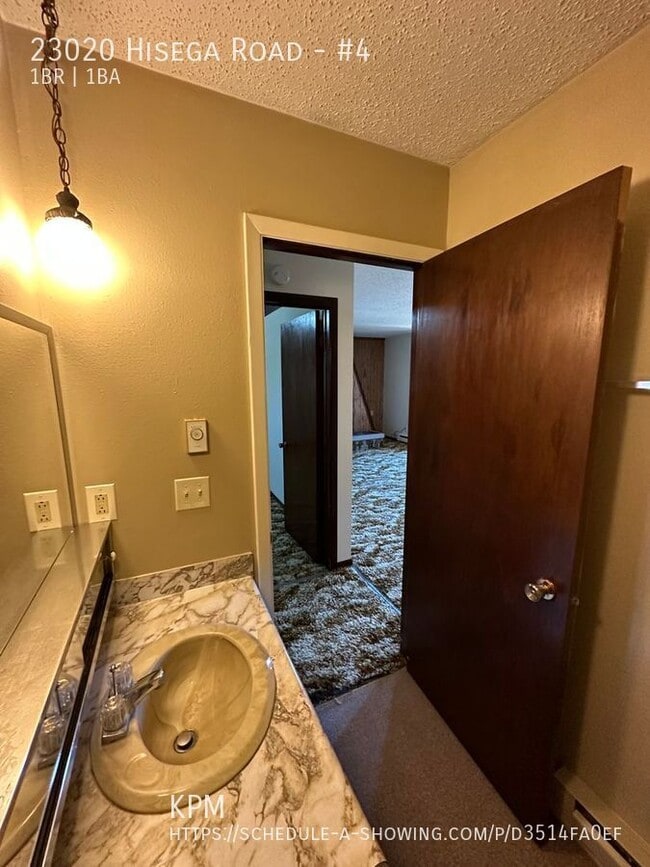 Building Photo - 23020 Hisega Rd