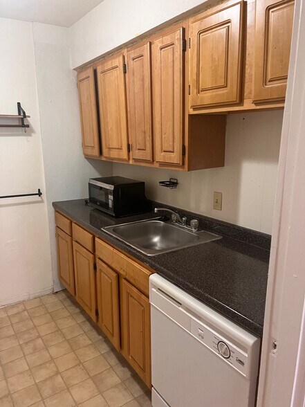 Building Photo - 465 Beacon St