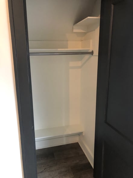 Closet - 524 S Dorchester Ave