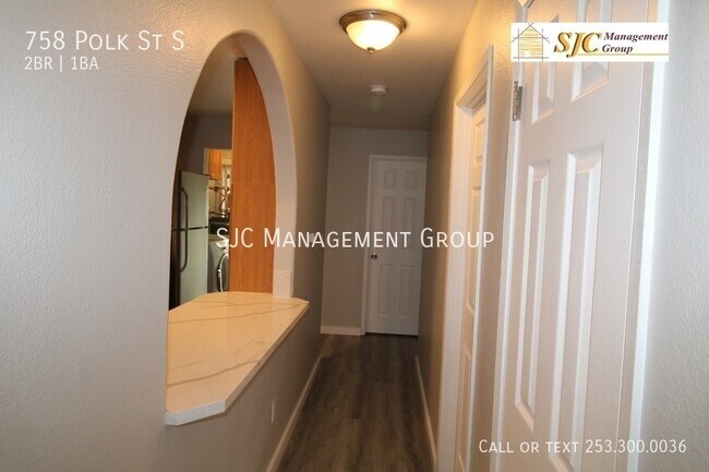 Building Photo - 758 Polk St S