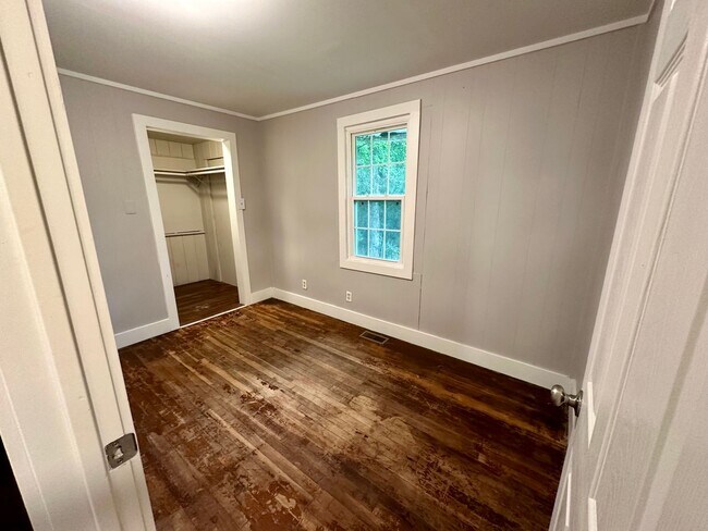 Building Photo - 312 Cooper St