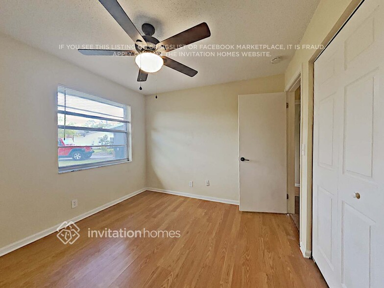 Building Photo - 3635 N Mountain Dr