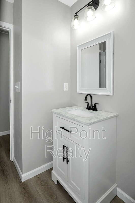 Building Photo - 85 Smith Glen Dr