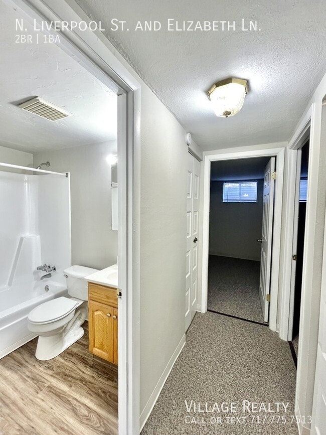 Building Photo - END-unit! Affordable 2-Bed Convenient to I...