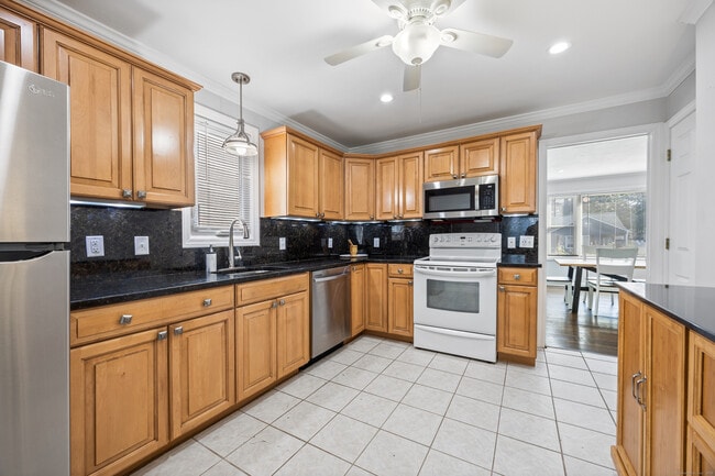 Building Photo - 28 Brookdale Ave