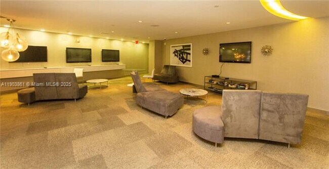 Building Photo - 92 SW 3rd St