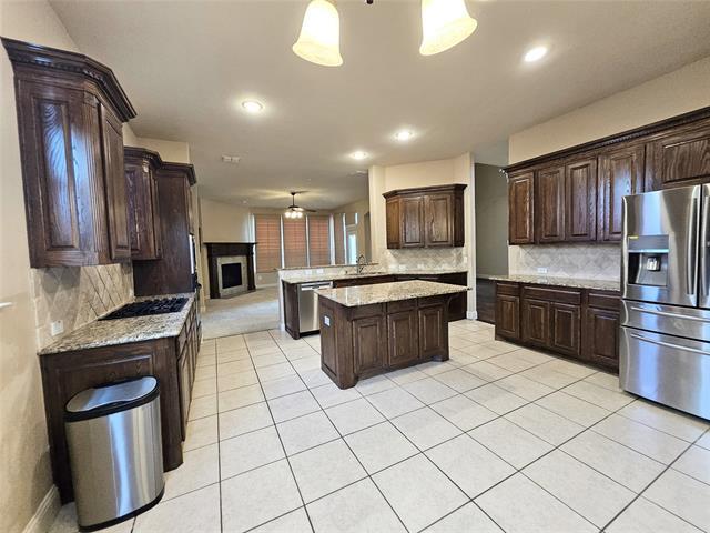 Building Photo - 410 Whisperfield Dr