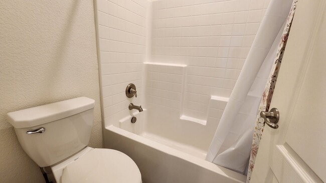 Building Photo - Spacious Two Story Home in Spanish Springs