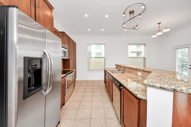 Building Photo - 1010 Rosine St